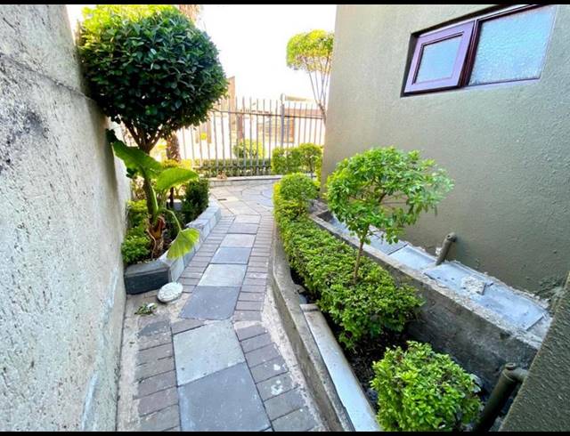 3 BEDROOM PROPERTY TO RENT IN MOLAPO